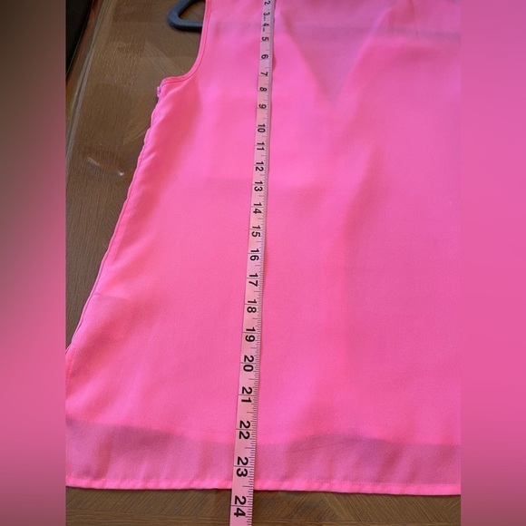 H&M Sleeveless Sheer Bright Pink Tank V neck Women’s Top Front Pocket Size 2 - Picture 7 of 7